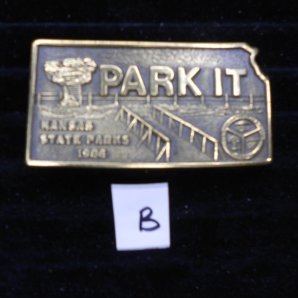 Pick a vintage Kansas State Park Belt Buckle - Picture 3 of 5